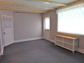 715 5th Ave, Unit Apt 4 in Antigo, WI - Building Photo - Building Photo