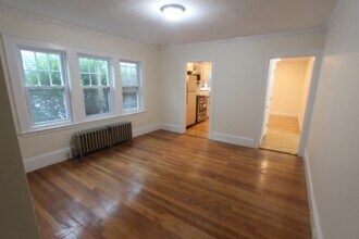 10 Seagrave Rd, Unit 2 in Cambridge, MA - Building Photo - Building Photo