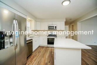 2596 Tilbrook Rd in Monroeville, PA - Building Photo - Building Photo