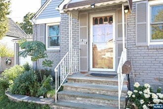 18-18 Ellis Ave in Fair Lawn, NJ - Building Photo - Building Photo