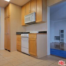 304 S Reeves Dr in Beverly Hills, CA - Building Photo - Building Photo