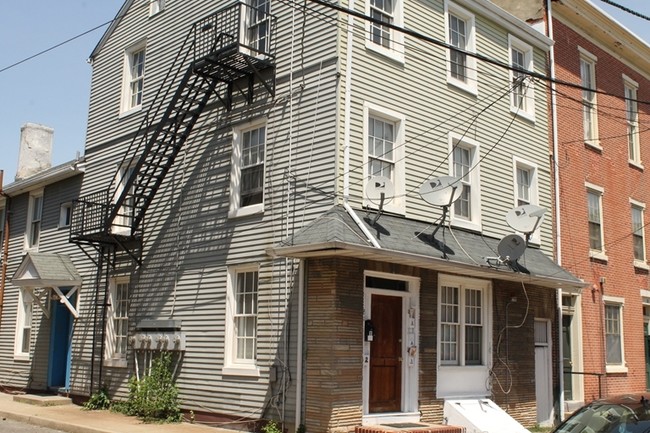 21 E Union St in Burlington City, NJ - Building Photo - Building Photo