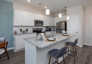 Crest at Arden Village Apartments in Columbia, TN - Building Photo - Building Photo