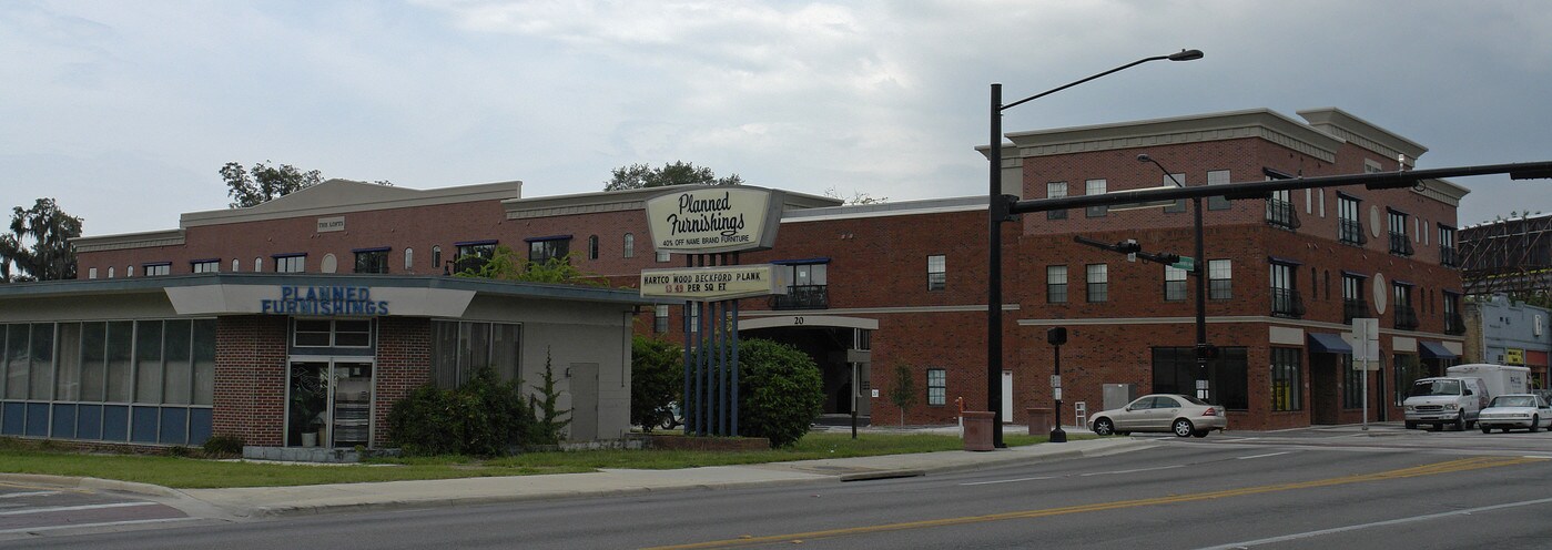 Lofts at West University in Gainesville, FL - Building Photo