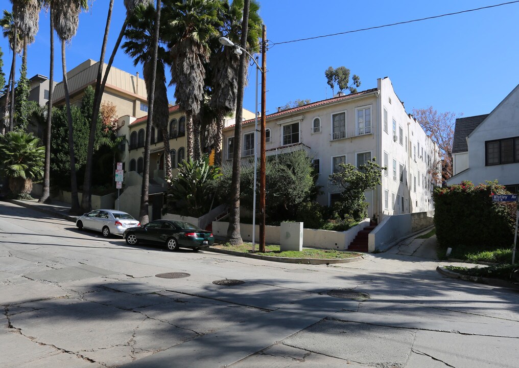 1926 Whitley Ave in Los Angeles, CA - Foto de edificio