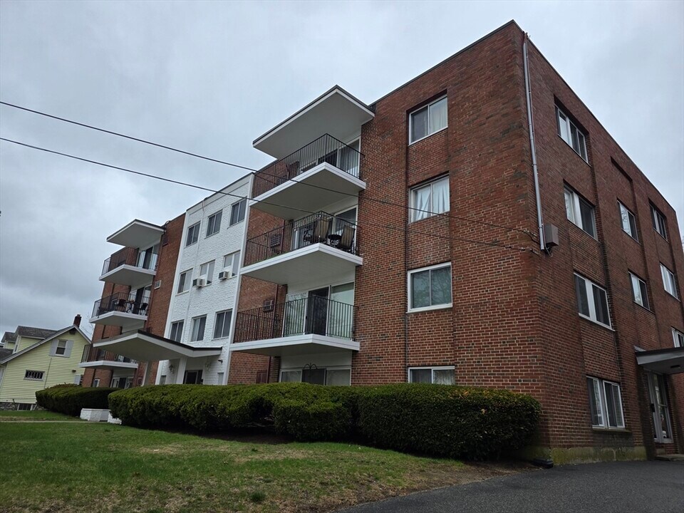 260 Tremont St in Melrose, MA - Building Photo