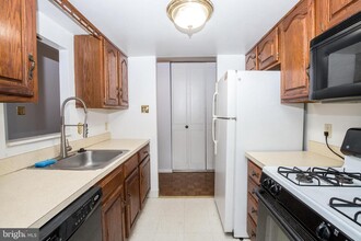 100 West Ave in Jenkintown, PA - Building Photo - Building Photo