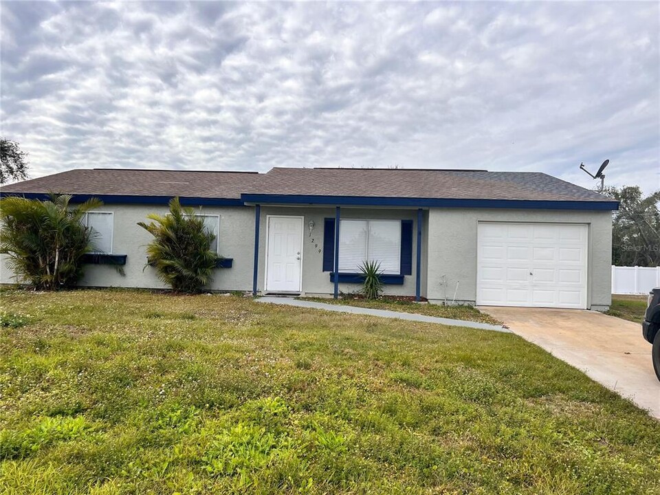 1299 Birchcrest Blvd in Port Charlotte, FL - Building Photo