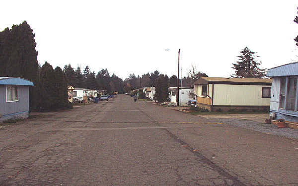 Excalibur Village in Oregon City, OR - Building Photo