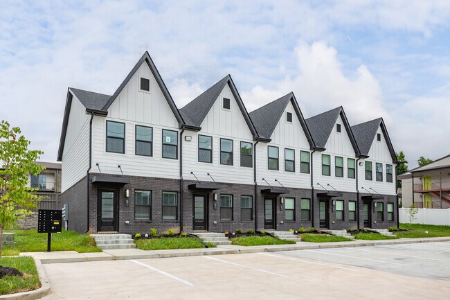 Hickory Grove in Clarksville, TN - Building Photo - Primary Photo