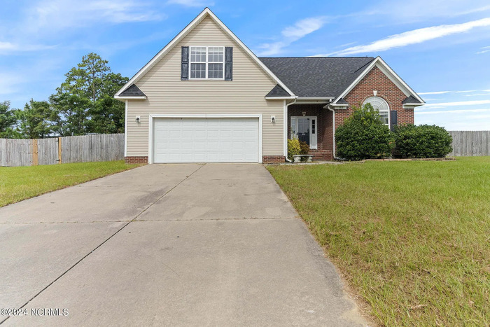 152 Wood Valley Ln in Raeford, NC - Building Photo