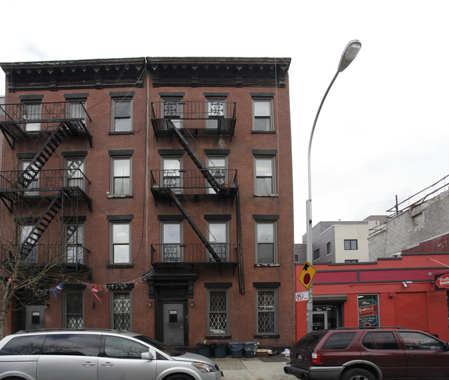 107 Boerum Pl in Brooklyn, NY - Building Photo - Building Photo