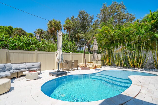 1804 Pass a Grille Way in St Pete Beach, FL - Building Photo - Building Photo