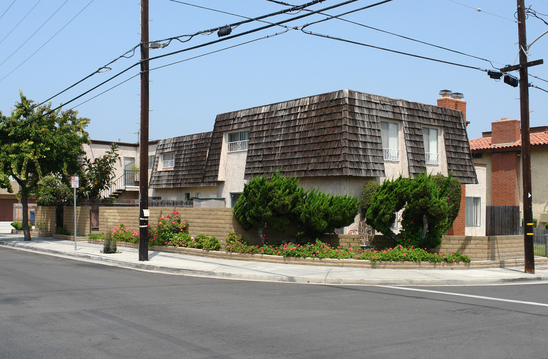 16721 Lynn St in Huntington Beach, CA - Building Photo