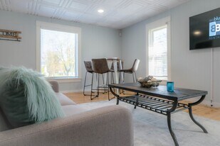 430 Lyon St in South Haven, MI - Building Photo