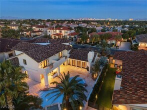 5101 Mountain Foliage Dr in Las Vegas, NV - Foto de edificio - Building Photo