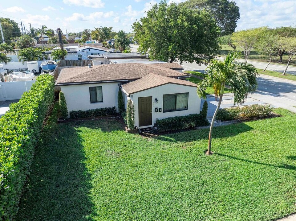342 SW 22nd St in Fort Lauderdale, FL - Building Photo