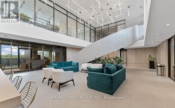 3071 Trafalgar Rd in Oakville, ON - Building Photo - Building Photo