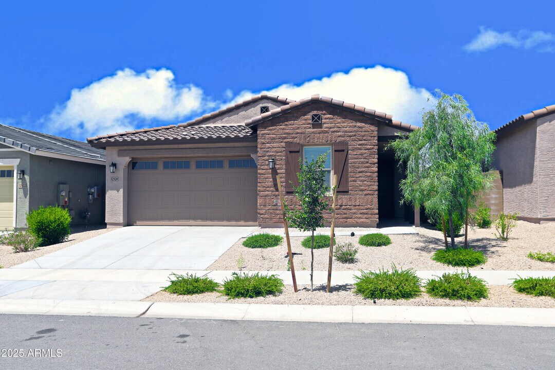 32526 N 20th Gln in Phoenix, AZ - Building Photo