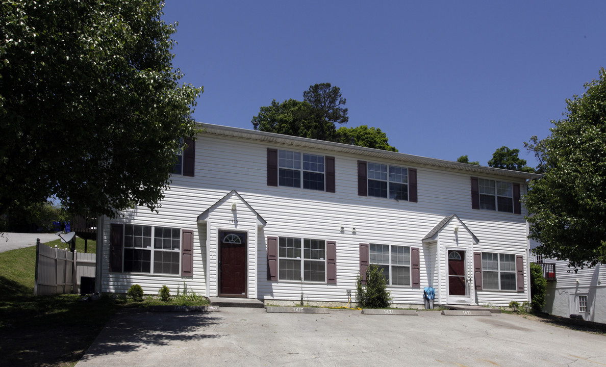 Dutch Valley Apartments in Knoxville, TN - Building Photo