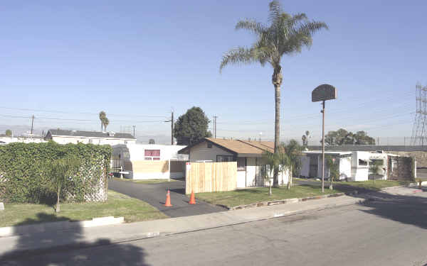 Palms Trailer Park in Bell, CA - Building Photo