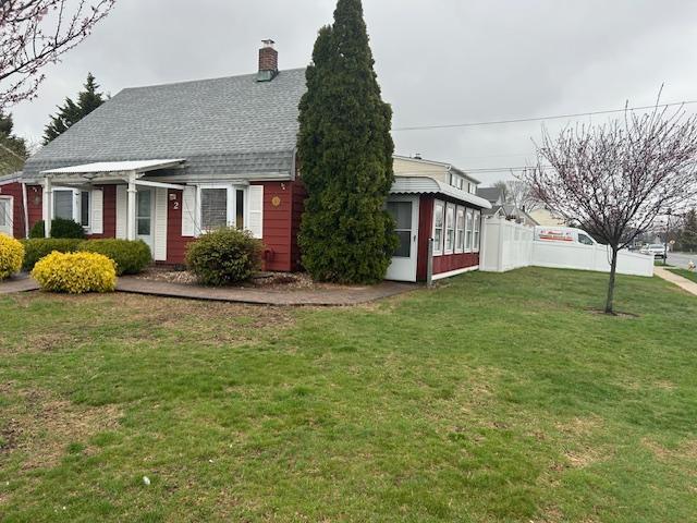 2 Crag Ln in Levittown, NY - Building Photo
