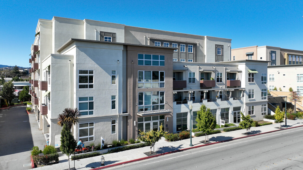 2000 Delaware in San Mateo, CA - Building Photo