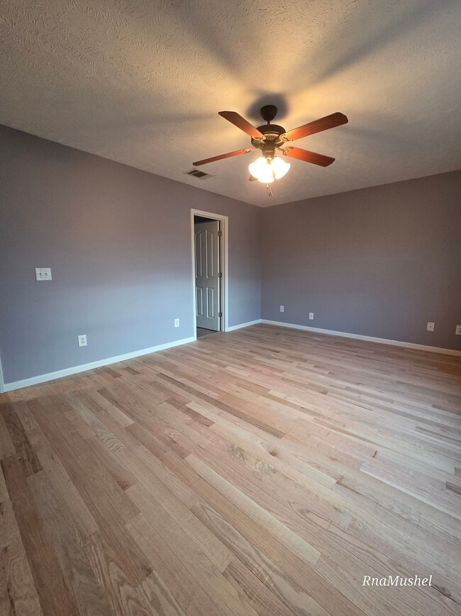 330 Sarna Dr in La Vergne, TN - Building Photo - Building Photo