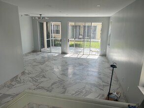 525 NW 87th Way in Coral Springs, FL - Building Photo - Building Photo