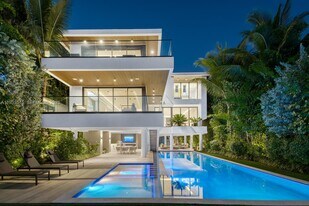 40 W Rivo Alto Dr in Miami Beach, FL - Building Photo