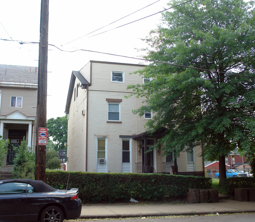 407 S Evaline St in Pittsburgh, PA - Building Photo