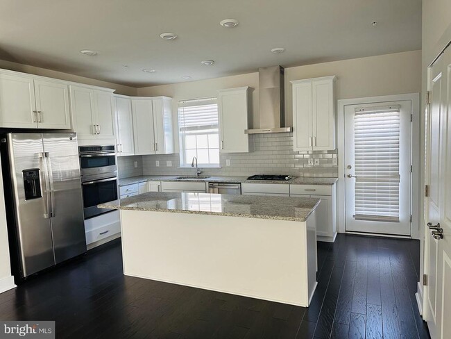 property at 117 Livingston Ln