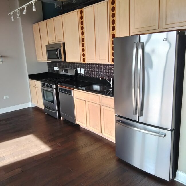 1550 S Blue Island Ave, Unit 9th floor