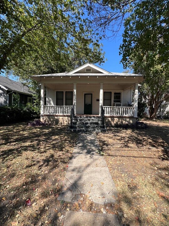 3708 Harmon Ave in Austin, TX - Building Photo