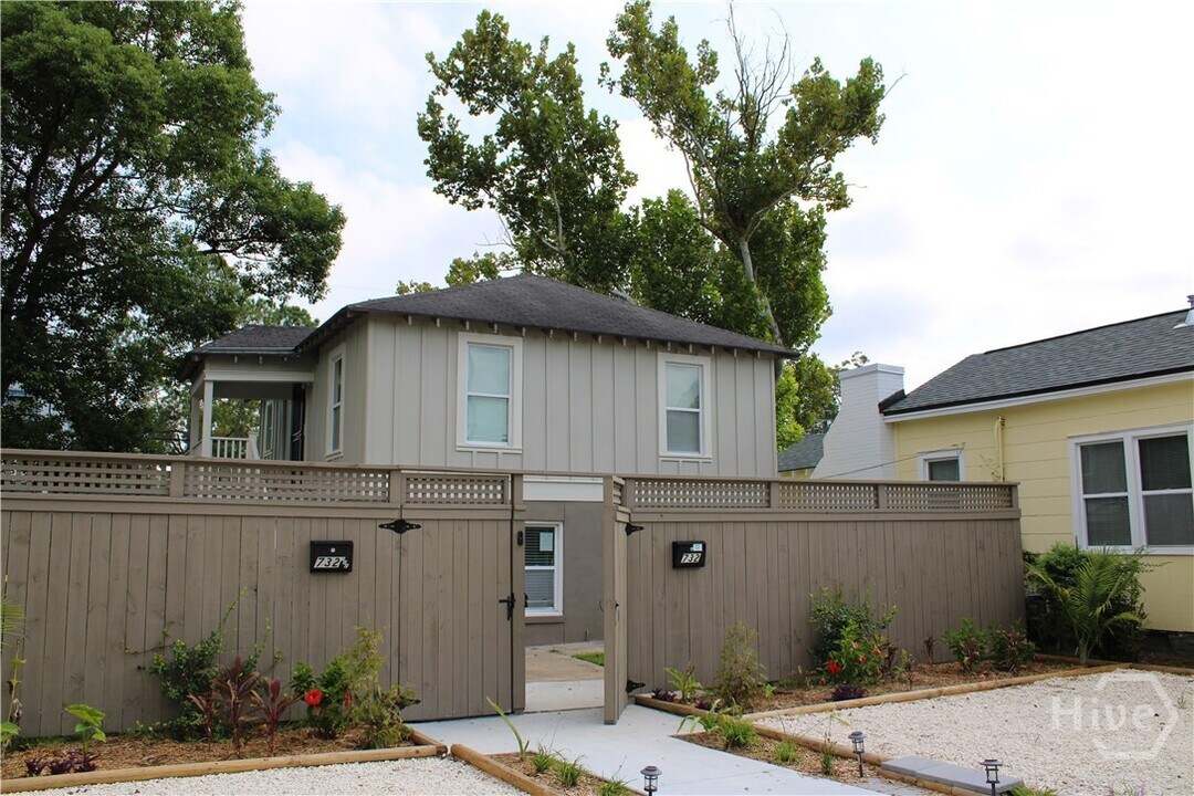 732 E 38th St in Savannah, GA - Building Photo