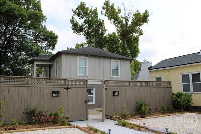 property at 732 E 38th St
