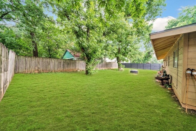 property at 1104 Kinney Ave