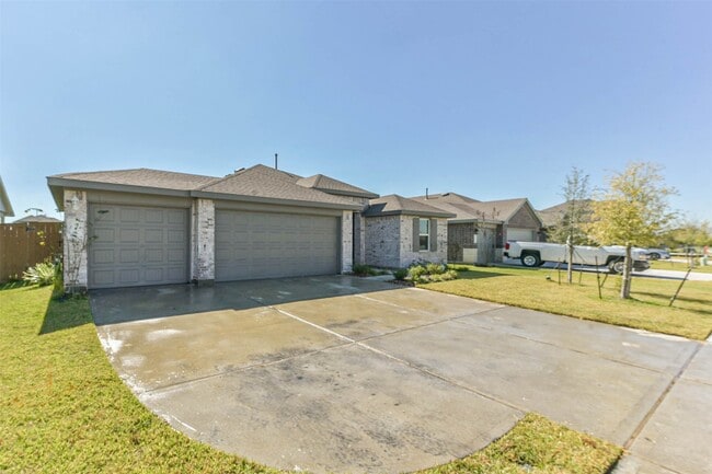 712 Brazos Trl in Dayton, TX - Building Photo - Building Photo