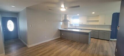 1710 Glenwick Ln in Irving, TX - Building Photo - Building Photo