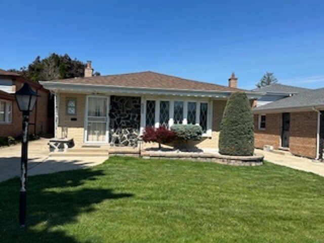 600 Marquette Ave in Calumet City, IL - Building Photo