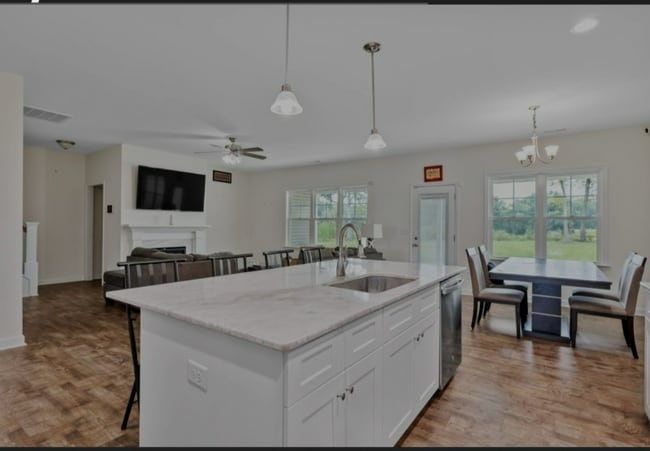 322 Glenn Laurel Dr in Pikeville, NC - Building Photo - Building Photo