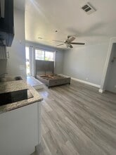 7914 Malvern Ave in Rancho Cucamonga, CA - Foto de edificio - Building Photo