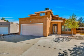 10917 Loma Alta Pl in El Paso, TX - Building Photo - Building Photo