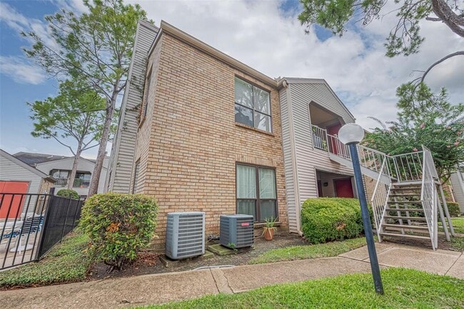 property at 2025 Augusta Dr