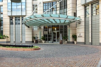 The Carlyle Residences in Los Angeles, CA - Building Photo - Building Photo