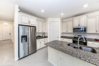 24232 Riverfront Dr in Punta Gorda, FL - Foto de edificio - Building Photo