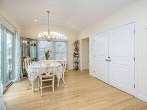 65 Shore Rd in Glen Cove, NY - Building Photo - Building Photo