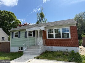 14212 Fisher Ave in Woodbridge, VA - Building Photo