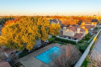 Ridgeline Townhomes in Carrollton, TX - Building Photo - Building Photo