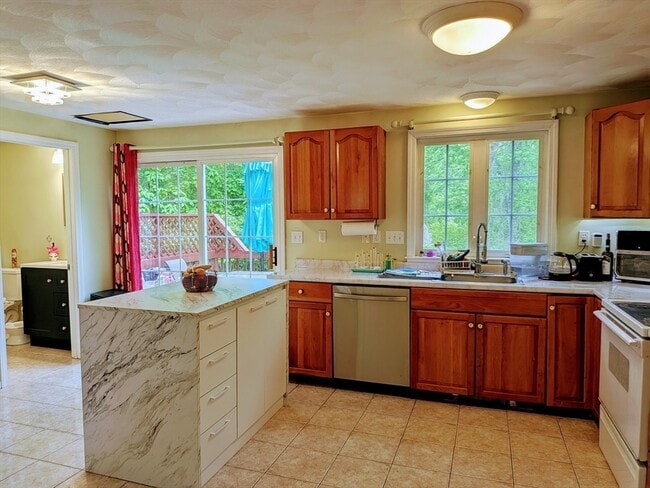7 Van Norden Rd in Burlington, MA - Building Photo - Building Photo